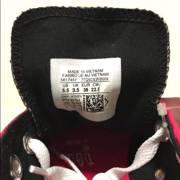 BRAND NEW Hot Pink Converse 💕 - Picture 2 of 8